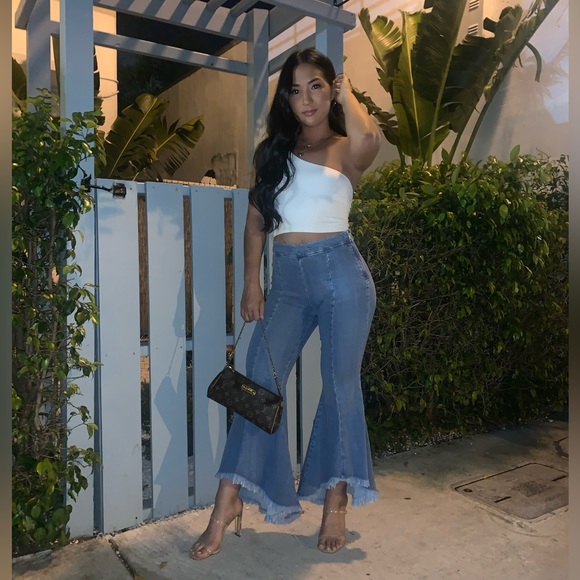 Meet your Posher, Jeanne - Picture 1 of 1